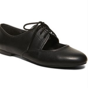 FLASH SALE Steve Madden cut out CAARA BLACK