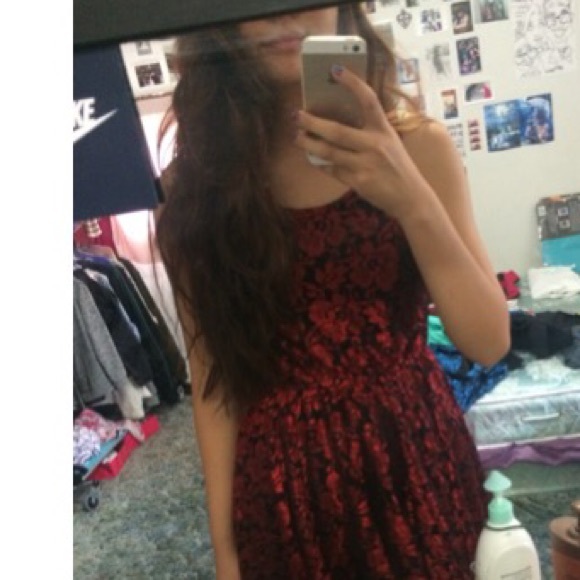 Shinny red dress! - Picture 3 of 4