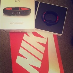✔️ NIKE BUNDLE! AMAZING DEAL!!
