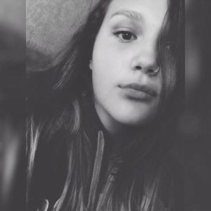 Meet your Posher, Caitlin