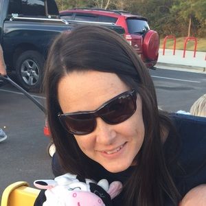 Meet your Posher, Hollye