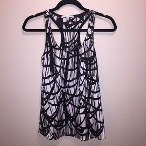 Black & white sleeveless top