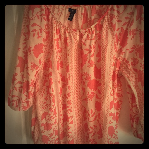 Adorable Gap peasant-ish top.