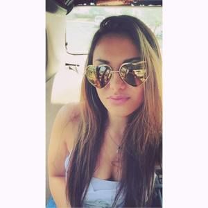 Meet your Posher, Devyn