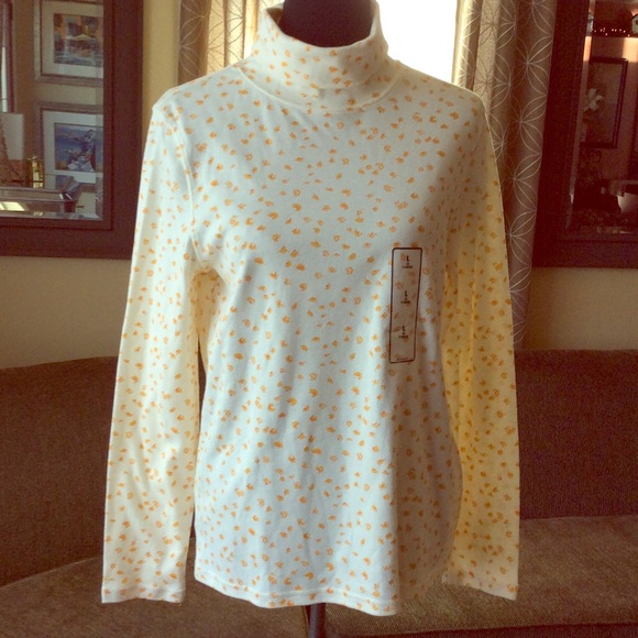 New Turtleneck sz Large