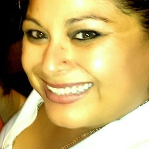 Meet your Posher, Esmeralda