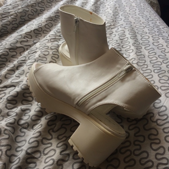 Peep toe boot!
