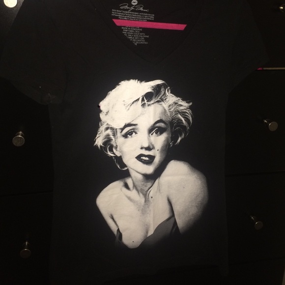 Marlin Monroe shirt