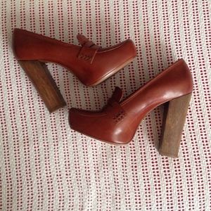 🍁Schutz heeled loafers