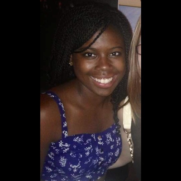 Meet your Posher, Nia