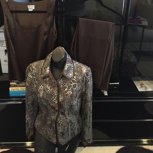 Authentic Worth 3 piece timeless ensemble.