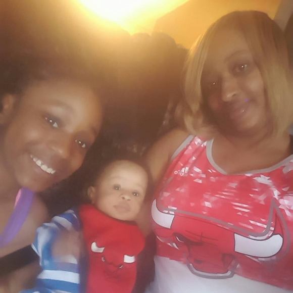 Meet your Posher, Chanel