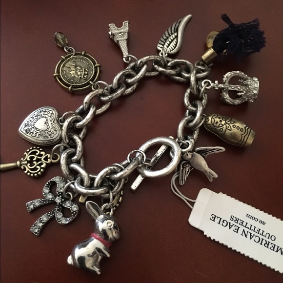 Vintage American Eagle charm bracelet. 2010.