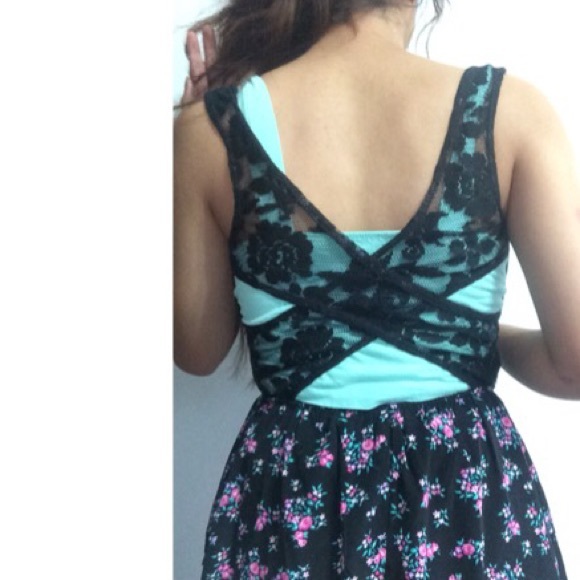 High low dress - Picture 2 of 4