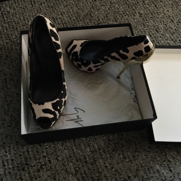 Giuseppe Zanotti Heels - Picture 1 of 4