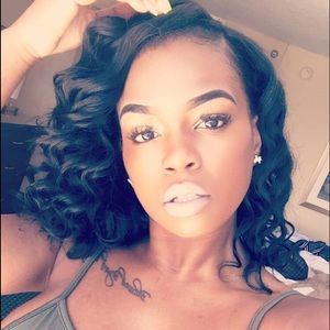 Meet your Posher, Nicole