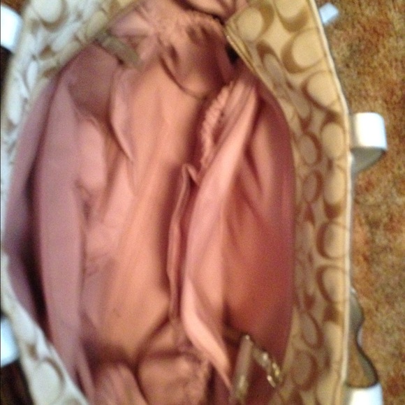 Real coach baby bag only used a few times. - Picture 2 of 3