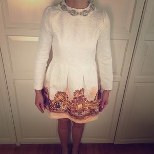 Gorgeous cream tapestry dress. Small.
