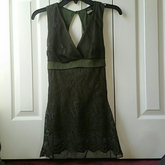 Lacey v-neck tank top - Picture 1 of 3
