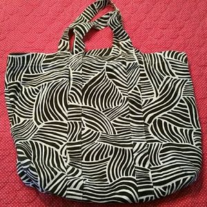 ❌❌ DONATING! Old Navy black and white striped tote
