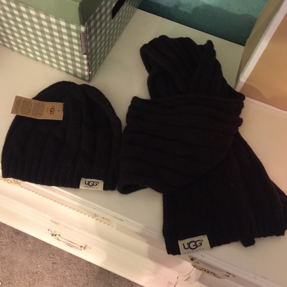 Ugg scarf and Hat