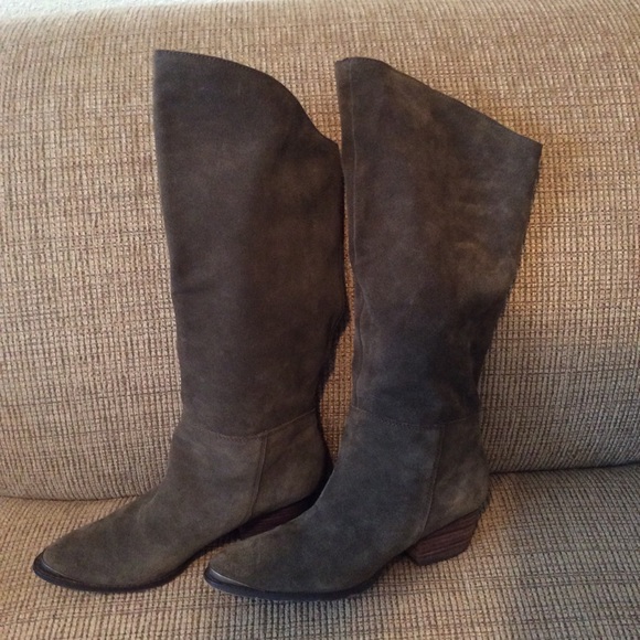 Chinese Laundry Suede Boots