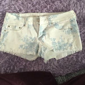 American eagle shorts size 8