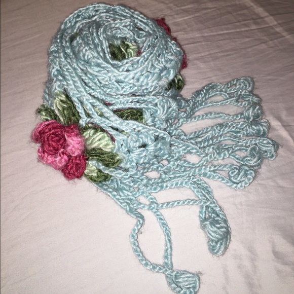 Floral knit scarf!