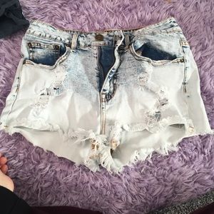 High wasted Acid washed shorts