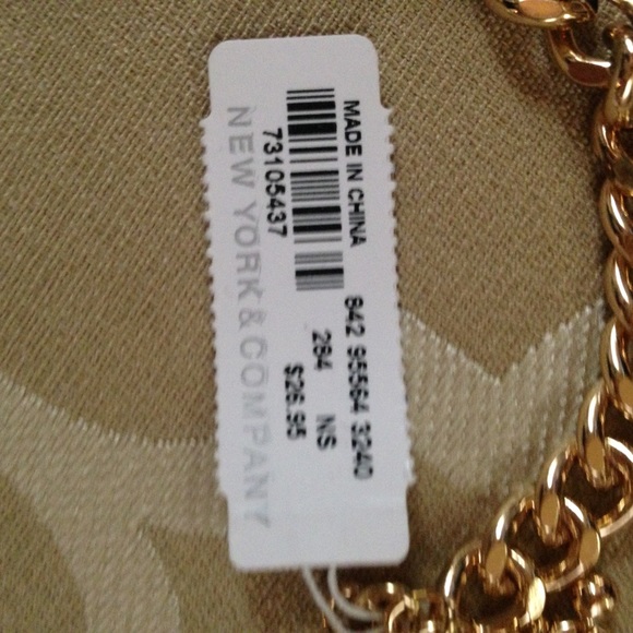 SOLD Statement Necklace - Picture 2 of 2