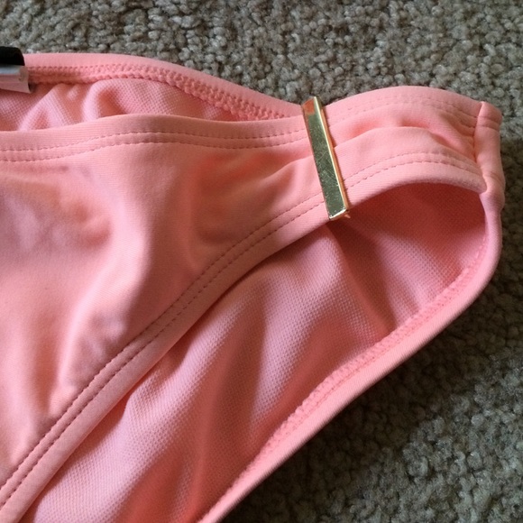 Strapless Bikini - Picture 2 of 4