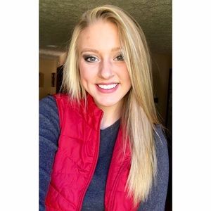 Meet your Posher, Olivia