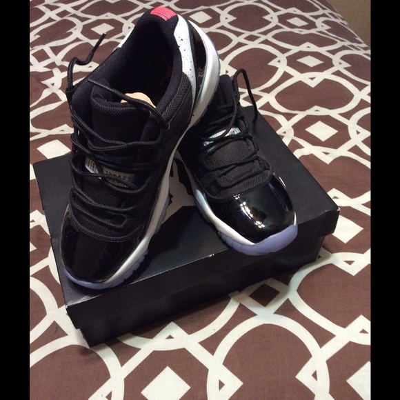 Jordan Retro 11 Low 8G