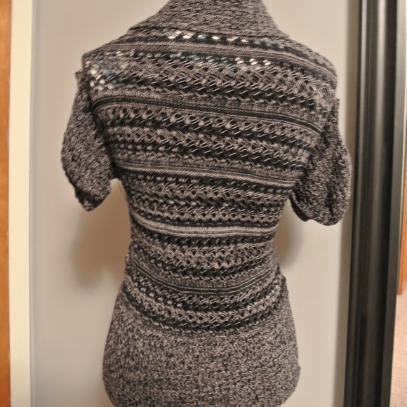 Gray Short Sleeve Sweater - Picture 2 of 2