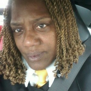 Meet your Posher, Denise