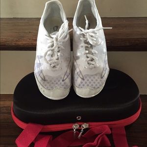Nfinity Vengeance Cheer Shoes. Size 5.5. Worn once