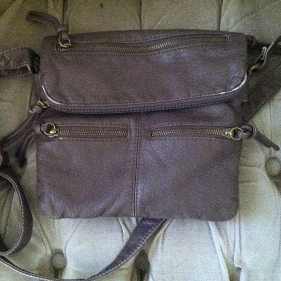 Super soft cross body bag - lots of pockets!