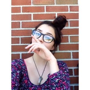 Meet your Posher, Yvette