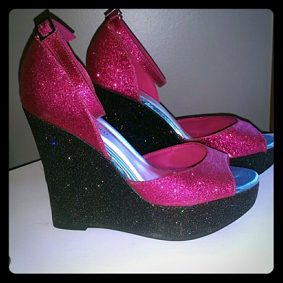 Hot pink and black wedges