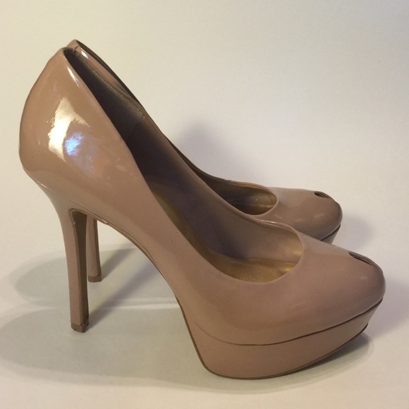 Jessica Simpson nude pumps