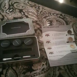 Bare minerals smokey eye kit.