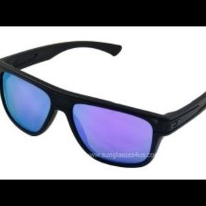 New Oakley Breadbox Sport Sunglasses. 009199-02..