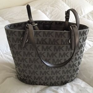 Michael Khors purse