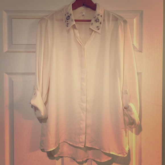 Flowing button down blouse with embellished collar