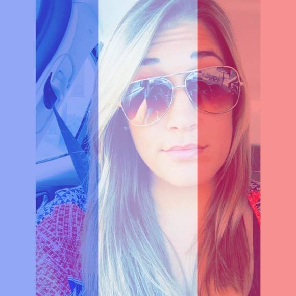 Meet your Posher, Jessica - Picture 1 of 1