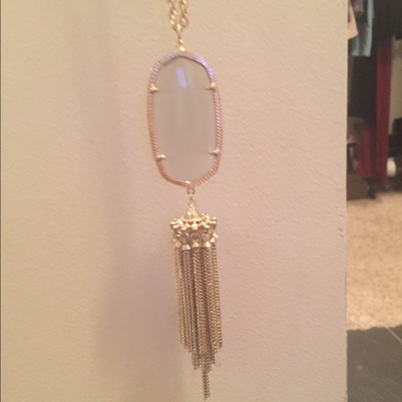 Kendra Scott necklace