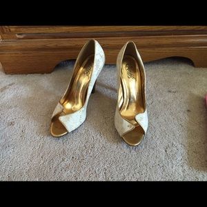 Open toe size 10 gold and white heels