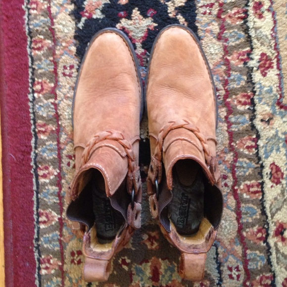 Born Ankle leather boots