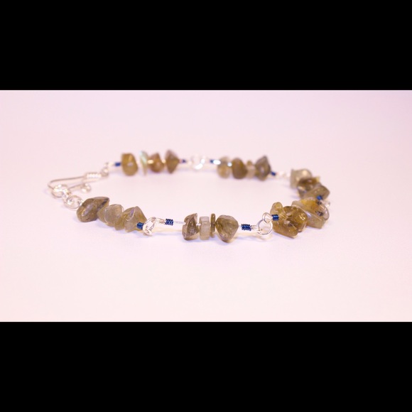 Sterling silver and labradorite gemstone bracelet