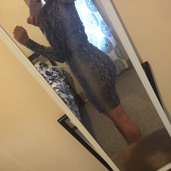 !!! SOLD!!!! Victoria's secret.snakeskin dress sm - Picture 2 of 4